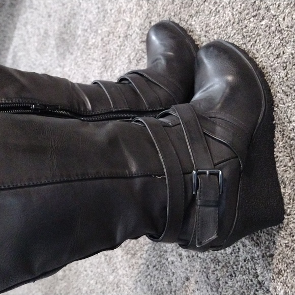 Express Women Wedges Back boots| Size 8 - Picture 8 of 14